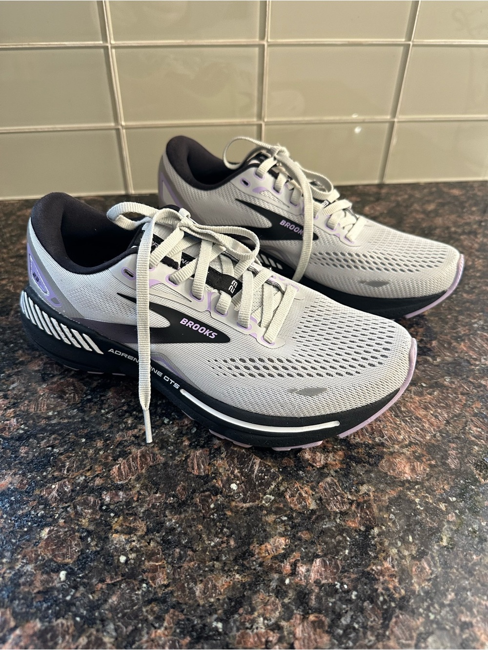 Brooks Women's Running Shoes in Light Gray with Lavender Highlights Adrenaline